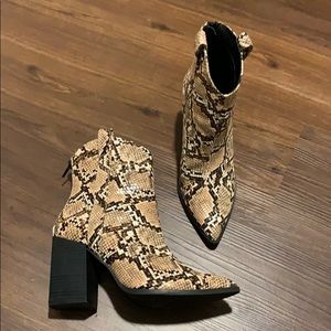 6.5 snakeskin boots
